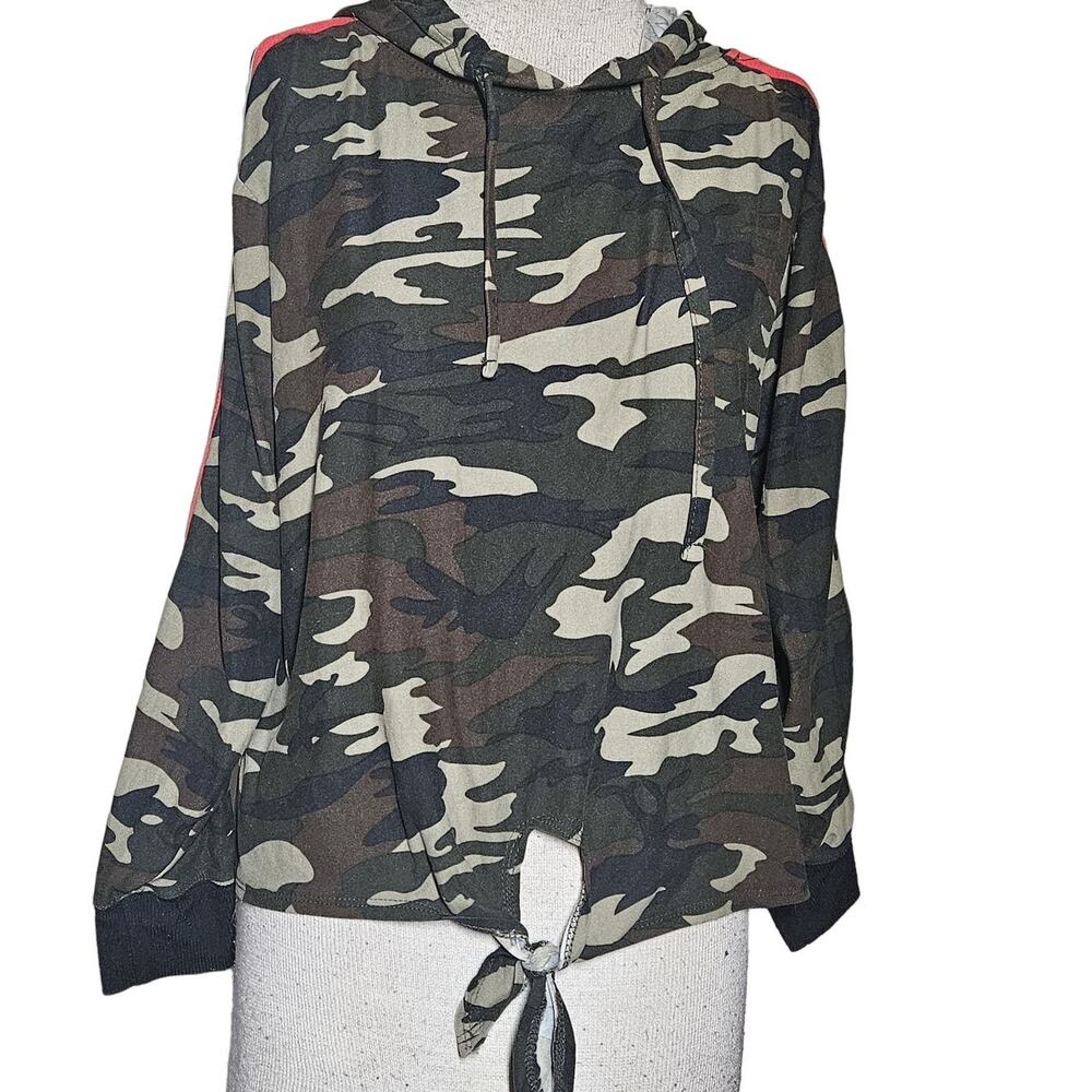 Green Camo Hooded Top Size Medium